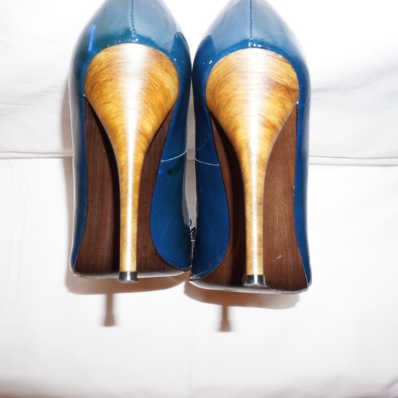 Stewart Wiseman heels - Picture 4 of 6